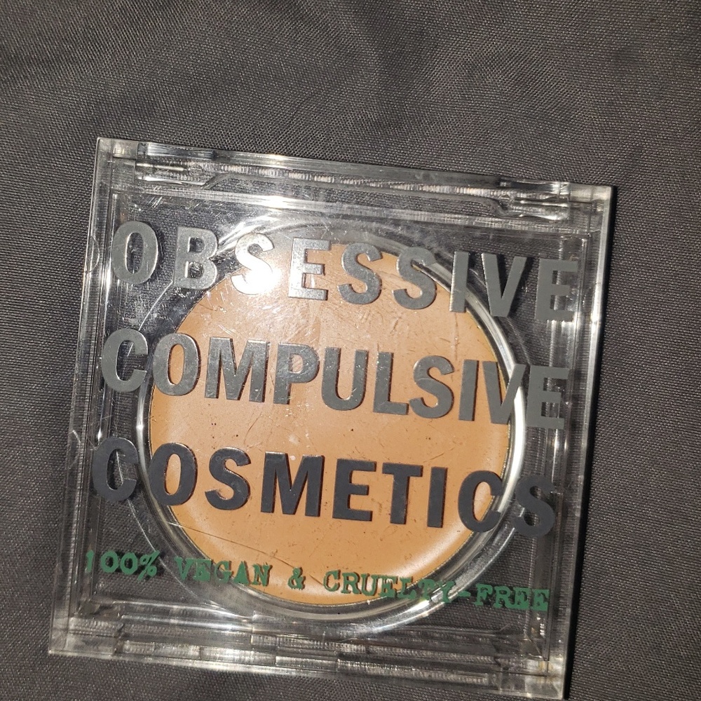 Cream foundation (BRAND NEW)
